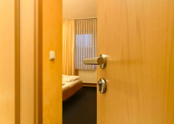 Friedenseiche Hotel *